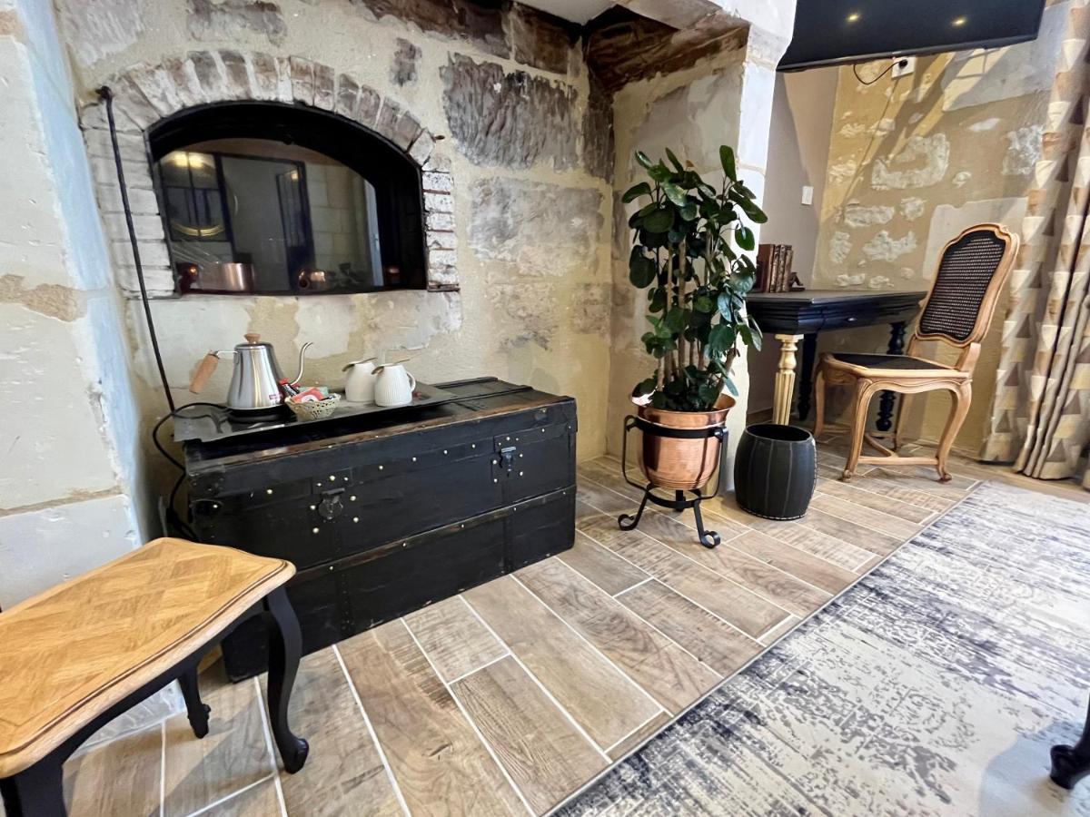 Cave Auger La Maison D'Hotes Restigne Ngoại thất bức ảnh